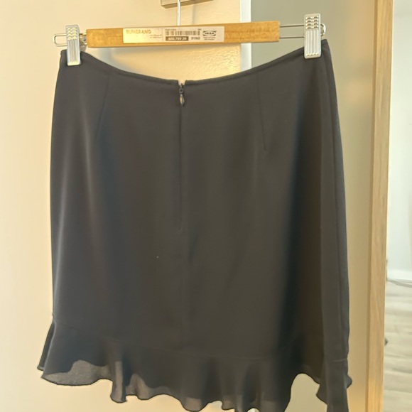Aritzia Sunday Best Black Skirt - Picture 2 of 3
